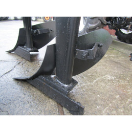 Плуг 2-20 Bomet зелений (вис.ст) велике колесо