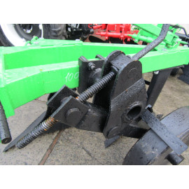 Плуг 2-20 Bomet зелений (вис.ст) велике колесо