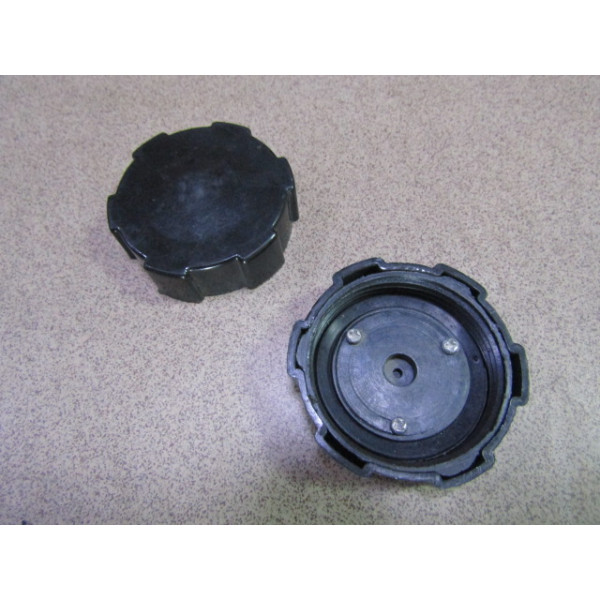 Кришка паливного бака пластикова JM240/244 JM250.50.022